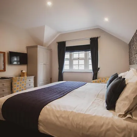Briery Wood 4*