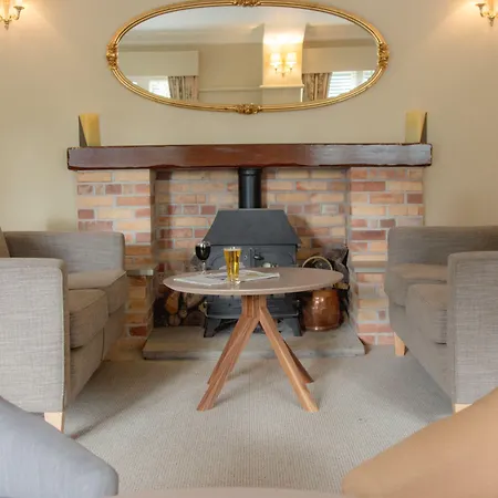 Briery Wood 4*